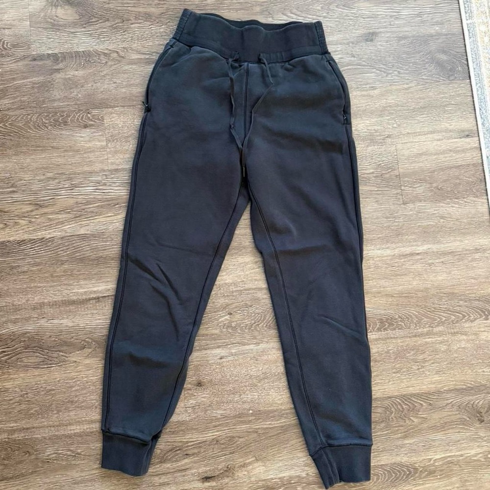 LULULEMON women’s joggers